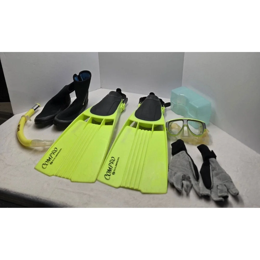 US Divers Compro Fins Sherwood Boots Snorkel Mask Gloves Set Neon Yellow Size 8